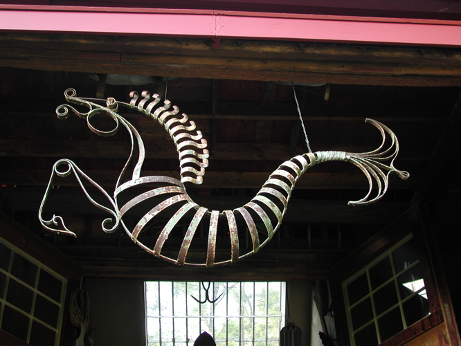 Seahorse-metal 1
